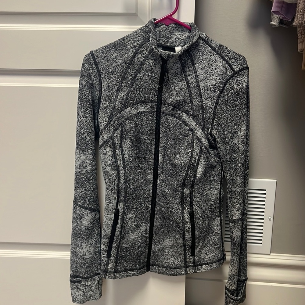Lulu zip up